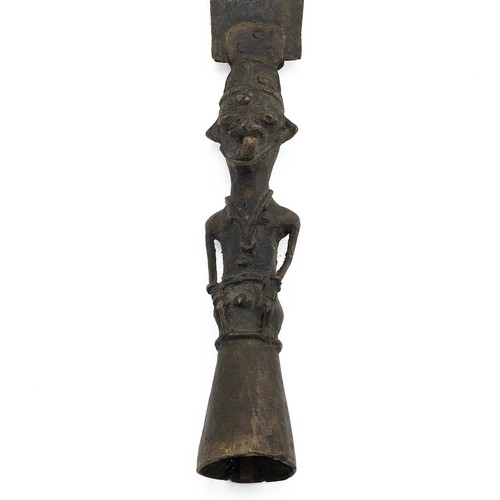 223 - African tribal brass fertility knife with 20cm cleaver shaped blade, grip in the form of a nude witc... 