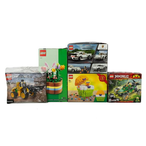 275 - Collection of Boxed Lego including: Fortnite Supply Lama 77071 (unopened); Batcave & figures 762... 