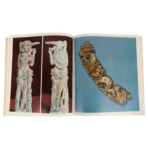 344 - Collection of 17 books on Indian and Oriental sculpture, arts and culture. (17)