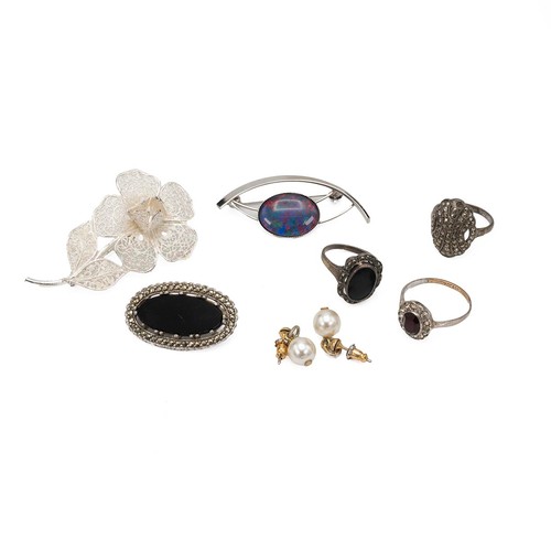 240 - A small collection of costume jewellery including silver brooches, pair of cufflinks, Sekonda watch,... 