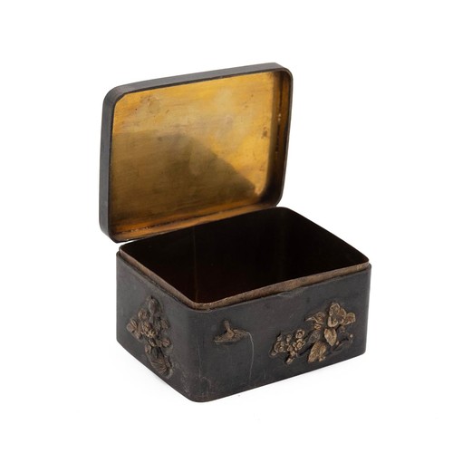 34 - Small Japanese bronze box Miji period (1868-1912) the lid decorated with floral and naturalistic mot... 