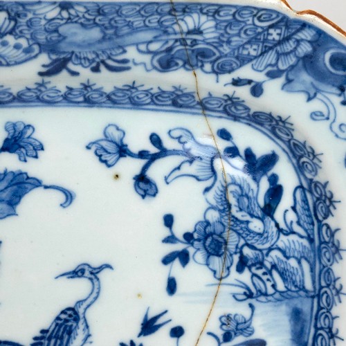 84 - Qianlong Chinese blue and white dishes to include two graduated eight sided oblong meat dishes with ... 