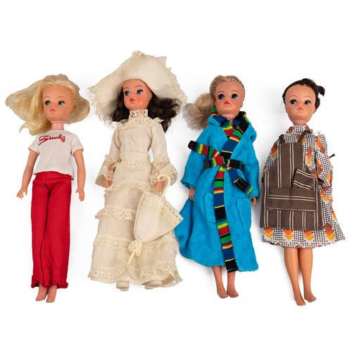 306 - Vintage Sindy dolls x4, including extra clothing and shoes.