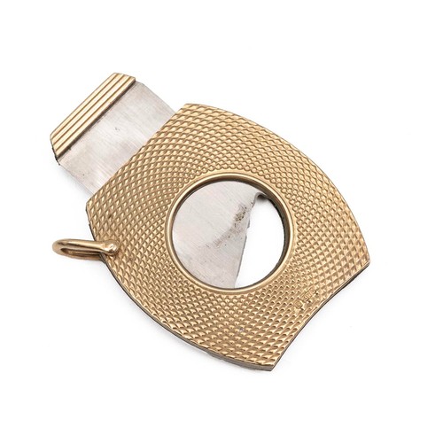 450 - 9ct gold cigar cutter, hallmarked for Birmingham 1967 by Padham and Putland, engine turned decoratio... 