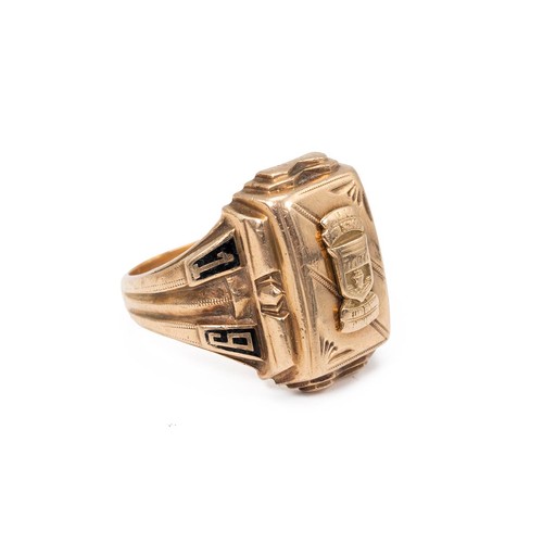 11 - A vintage 10ct gold collage ring, stamped HK 10K, size Q+1/2.  Weight 10.4 grams.