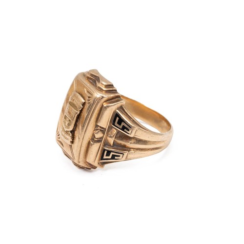 11 - A vintage 10ct gold collage ring, stamped HK 10K, size Q+1/2.  Weight 10.4 grams.