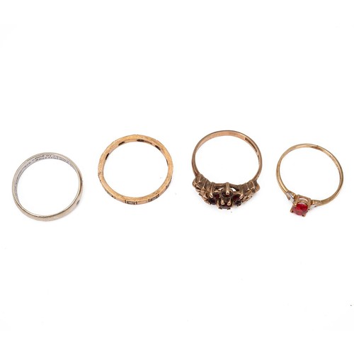20 - A 9ct white gold wedding band; along with 9ct yellow gold band; and two 9ct gold gem set rings, size... 