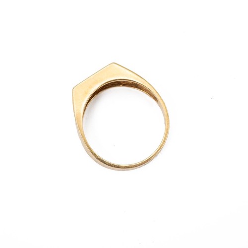 60 - An 18ct gold gentleman's signet ring, the central panel set with 12 brilliant cut diamonds in four s... 