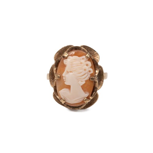 61 - 9ct gold cameo ring with petal frame size O, weight 4.8 grams.