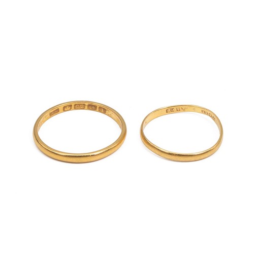 102 - Two 22ct gold wedding bands, sizes U and Q, weight 4.4 grams.
