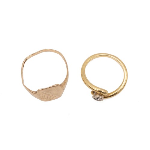 118 - A 9ct gold signet ring, size T, weight, 2.4 grams. Together with an 18ct gold solitaire diamond ring... 
