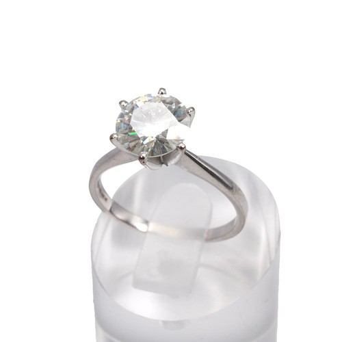 122 - CZ diamond solitaire ring, hallmarked 750, size Q, weight 4.1 grams.