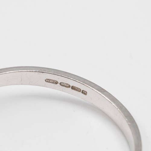 122 - CZ diamond solitaire ring, hallmarked 750, size Q, weight 4.1 grams.