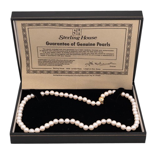 138 - A Sterling House single Pearl knotted necklace with 9ct gold clasp, L44cm, with certificate of authe... 