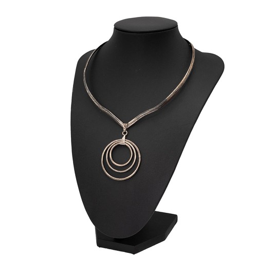 142 - Silver designer choker pendant necklace, stamped 925, weight 33 grams.