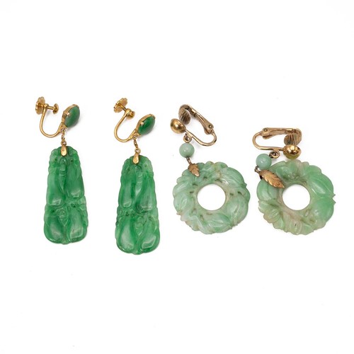 151 - A Chinese hard stone beaded necklace, with similar pierced circular clip earrings. Together with a p... 