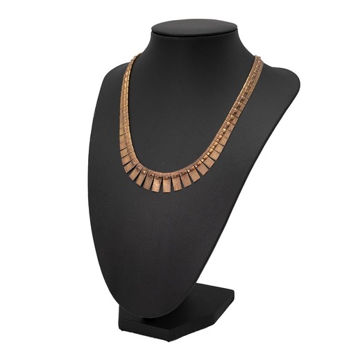 152 - 9ct gold hallmarked Egyptian style choker necklace with spring ring clasp and safety chain L40cm, we... 