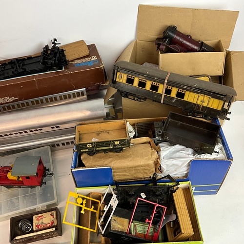 244 - Comprehensive collection of O gauge spares, including locomotives, coaches, tank engines, new builds... 