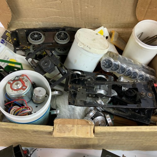 246 - Assorted early 20th-century and later O Gauge Locomotives (GWR Caerphilly Castle with Tender), rolli... 