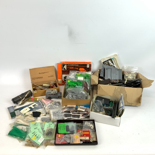 247 - Assortment of railway construction kits including an O gauge GKL 7088SR/WCPR Drewry Petrol Car No5 e... 