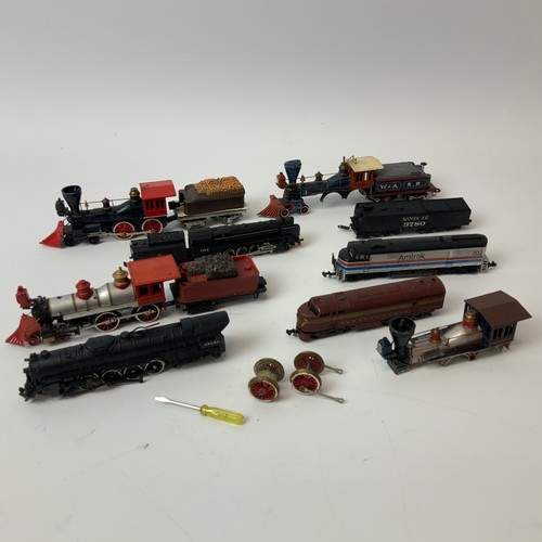 250 - Collection of N 1:60 G= 9mm gauge world cabinet locomotive models in original packaging, including S... 