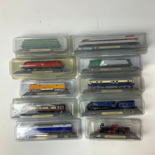 250 - Collection of N 1:60 G= 9mm gauge world cabinet locomotive models in original packaging, including S... 