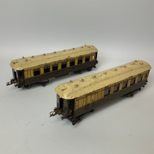 254 - Collection of early 20th Century Hornby Series Meccano Pullman 'IOLANTHE' tinplate coaches and three... 