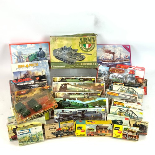 257 - Collection of Airfix models, tp include several steam locomotives, military, Corgi Kits - Silverston... 