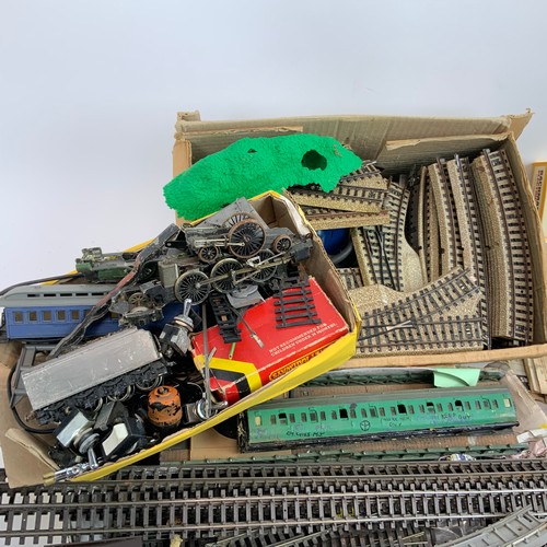 260 - Assortment of OO Gauge collectables, including track, Marklin locomotives, carriages and accessories... 