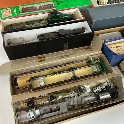 266 - Fourteen part and unmade OO gauge Locomotives, Fine cast, GEM, Blacksmith Models, Premier Kits two m... 