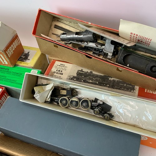 266 - Fourteen part and unmade OO gauge Locomotives, Fine cast, GEM, Blacksmith Models, Premier Kits two m... 