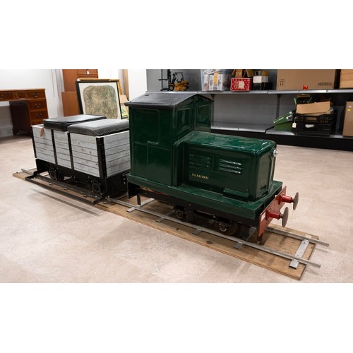 278 - 7 1/4 gauge battery electric diesel shunt and sit in tender with breaking lever and seat straps, in ... 