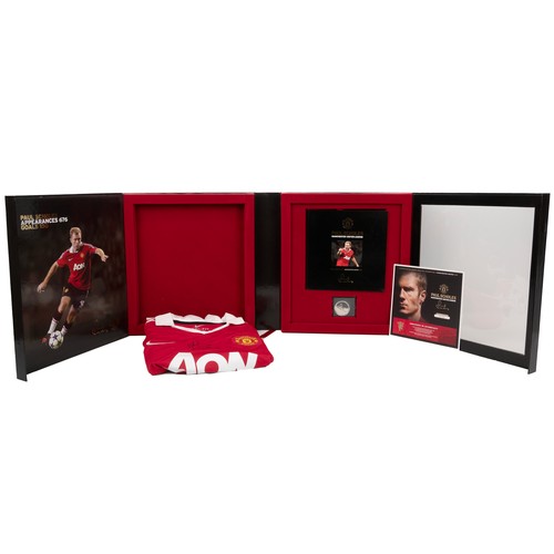 286 - Paul Scholes, Manchester United legend, a limited edition boxed set shirt, signed by Paul Scholes, 4... 