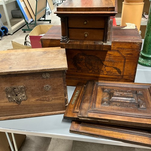 59 - Wooden trunk, small wooden drawers, wooden panels and another box.