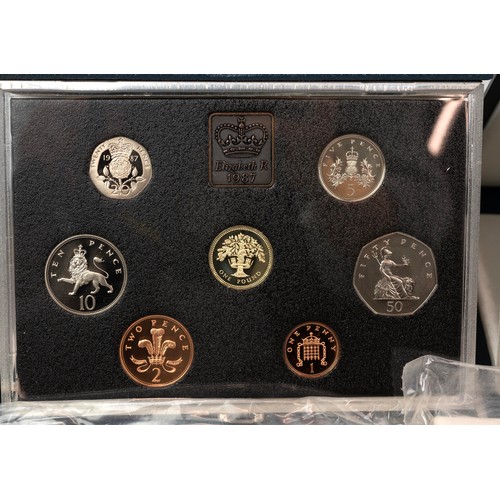 521 - UK Annual Sets - proof: 1970, 1971, 1972, 1974, 1975, 1976, 1977, 1982, 1987, 1993, and 1994; BU: 19... 