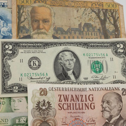 542 - A collection of U.K. and world coins and banknotes, approximately 4kg.