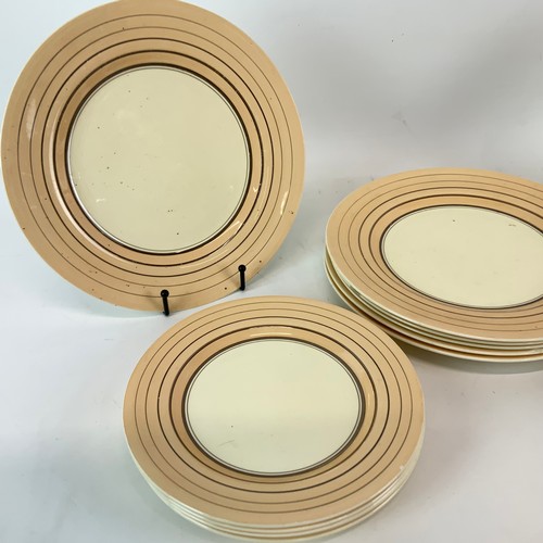 643 - A collection of Bizarre pattern Clarence Cliff art deco plates for Wilkinson, 18 pieces total.