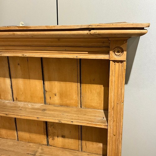 897 - 19th-century pine dresser top with shaped cornice above a plank back and two open shelves, H110.5cm ... 