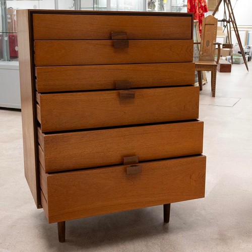 898 - 1B Kofod Larsen G-Plan teak chest of drawers with three long drawers above three graduating long dra... 