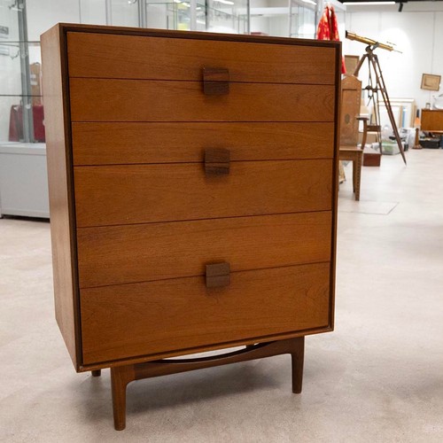 898 - 1B Kofod Larsen G-Plan teak chest of drawers with three long drawers above three graduating long dra... 