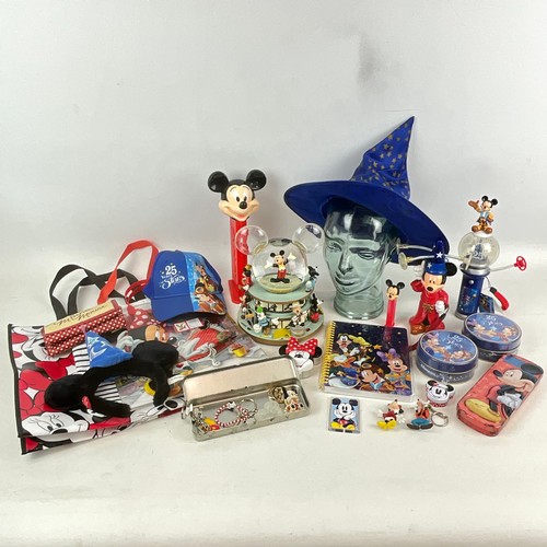 32 - A Mickey Mouse 