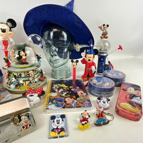 32 - A Mickey Mouse 