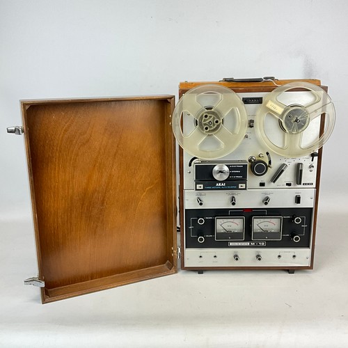 44 - Akai Crossfield X Solid State M-10 tape-to-tape recorder and player. H50cm x W30cm.Untested for elec... 