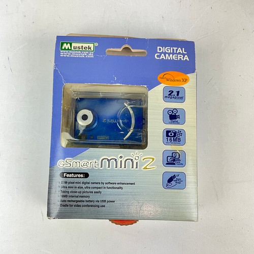 54 - A collection of cameras to include a digital Kodak example, a Mustek G-smart Mini 2, Dixons Telephot... 