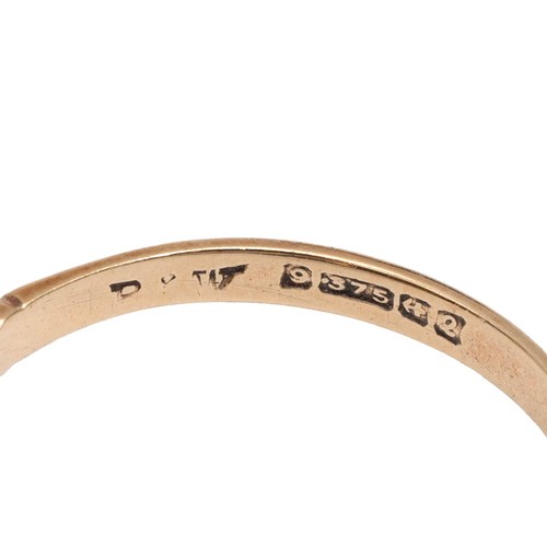 24 - A collection of six 9ct gold rings to include three signet style rings, one cocktail ring and two ge... 