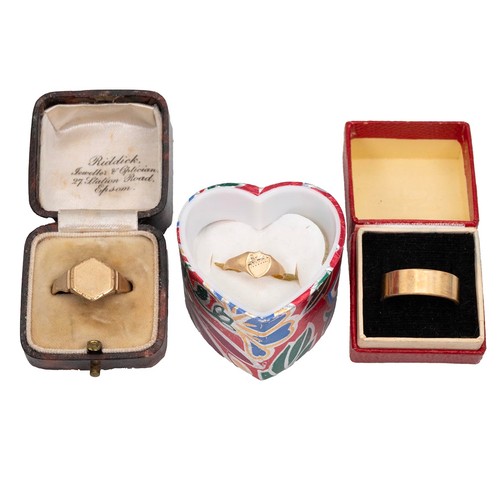 49 - Three assorted gold rings, two 9ct signet rings, size H and S, weight 4.1 grams; together with an 18... 