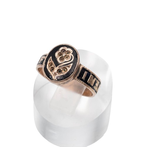 51 - A Victorian 8ct gold (tested) mourning ring with applied black enamelling, with internal inscription... 