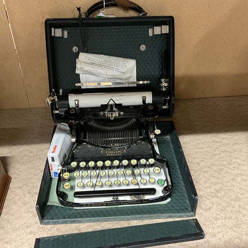 17 - Corona typewriter in original case.