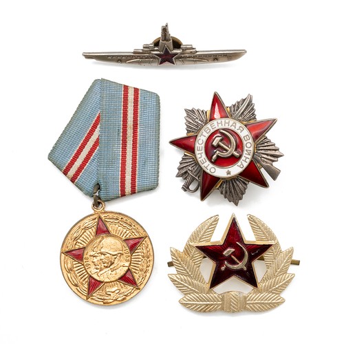 94 - A collection of Soviet badges and a medal to include Order of the Patriotic War 2nd Class, Red Army ... 