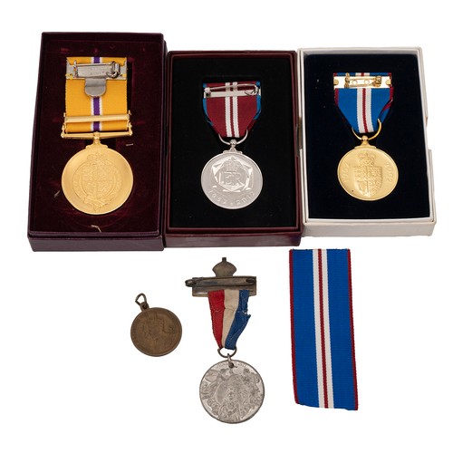 112 - A collection of coronation medals, to include two Golden Jubilee medals, a Diamond Jubilee medal and... 